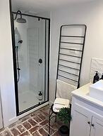 One Wee Cottage, A Romantic Secluded Provincial Abode Surrounded by Vi