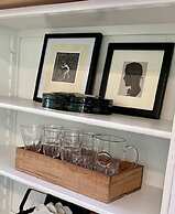 One Wee Cottage, A Romantic Secluded Provincial Abode Surrounded by Vi