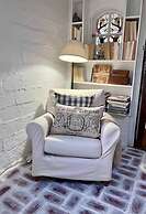 One Wee Cottage, A Romantic Secluded Provincial Abode Surrounded by Vi