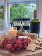 One Wee Cottage, A Romantic Secluded Provincial Abode Surrounded by Vi