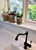 One Wee Cottage, A Romantic Secluded Provincial Abode Surrounded by Vi