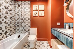 Bohemian Vieux Quebec Two Bedroom