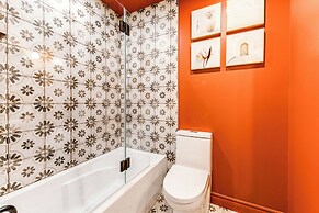 Bohemian Vieux Quebec Two Bedroom