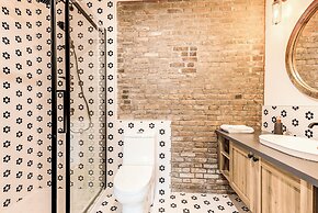 Bohemian Vieux Quebec Two Bedroom