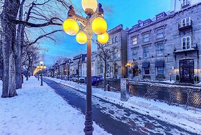 Bohemian Vieux Quebec Two Bedroom