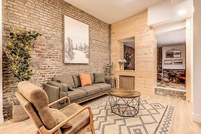 Bohemian Vieux Quebec Two Bedroom