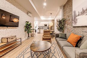 Bohemian Vieux Quebec Two Bedroom