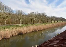 Bungalow by Water Near Rotterdam