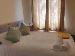 Comfortable Homestay in Stoke