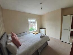 Comfortable Homestay in Stoke