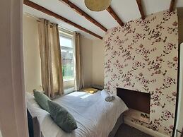 Comfortable Homestay in Stoke