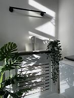 Spacious 2-bed Near Etihad-games Room-free Parking