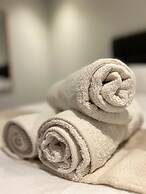 Spacious 2-bed Near Etihad-games Room-free Parking