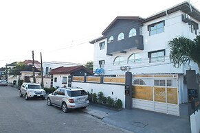 Goddis Apartments Ajah