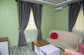 Goddis Apartments Ajah