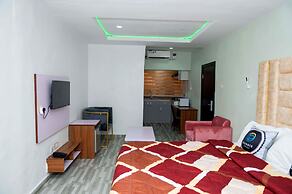 Goddis Apartments Ajah
