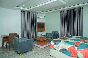 Goddis Apartments Ajah