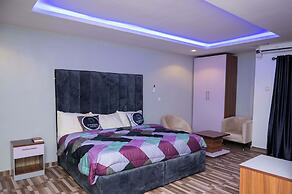 Goddis Apartments Ajah