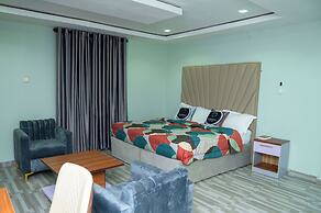 Goddis Apartments Ajah