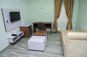 Goddis Apartments Ajah