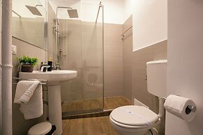 Metropole Apartments University Square