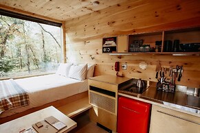 Postcard Cabins Machimoodus