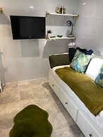 Oakwood Cabin Retreat in Bexleyheath