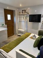 Oakwood Cabin Retreat in Bexleyheath