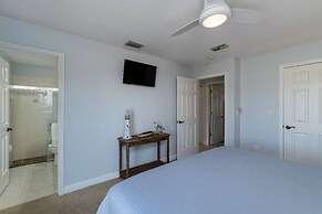 Canal Dreams 3 BR 2 BA Pool Home on the Canal