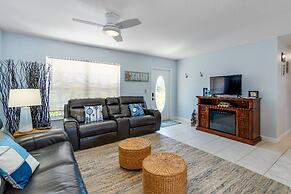 Canal Dreams 3 BR 2 BA Pool Home on the Canal