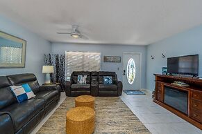 Canal Dreams 3 BR 2 BA Pool Home on the Canal