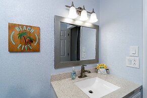 Canal Dreams 3 BR 2 BA Pool Home on the Canal