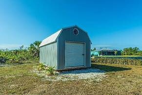 Canal Dreams 3 BR 2 BA Pool Home on the Canal