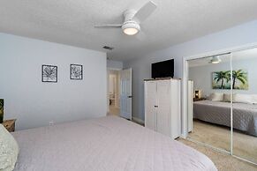 Canal Dreams 3 BR 2 BA Pool Home on the Canal