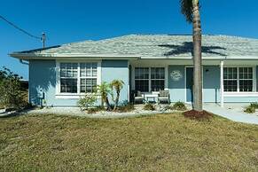 Canal Dreams 3 BR 2 BA Pool Home on the Canal