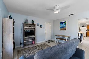 Canal Dreams 3 BR 2 BA Pool Home on the Canal