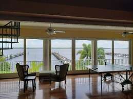Big House on the Myakka Sleeps 12 Heated Pool Spa