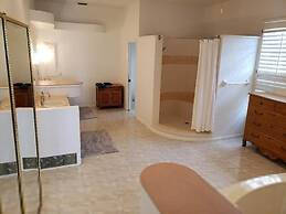 Big House on the Myakka Sleeps 12 Heated Pool Spa