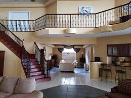 Big House on the Myakka Sleeps 12 Heated Pool Spa