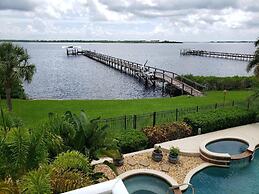 Big House on the Myakka Sleeps 12 Heated Pool Spa