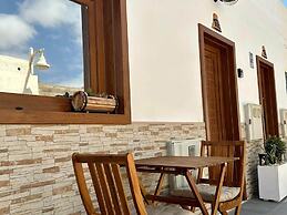 Bayside La Graciosita Traditional Home