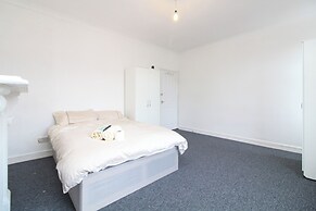 Cosy room in stafford road