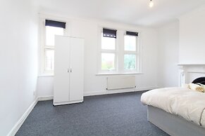 Cosy room in stafford road