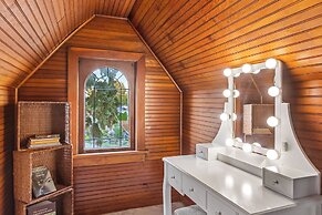 The Green Lake Firefly Lodge (110248713)