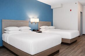 Signature Inn & Suites Hamilton