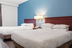 Signature Inn & Suites Hamilton