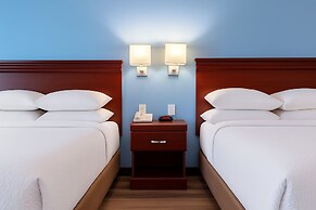 Signature Inn & Suites Hamilton