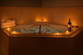 Signature Inn & Suites Hamilton