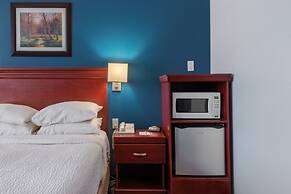 Signature Inn & Suites Hamilton