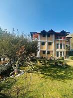 Barzam Lake View Resort